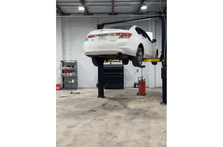 Moe and Tow Auto